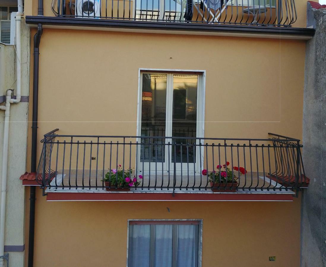 Casa Catena Франкавиля ди Сицилия Екстериор снимка